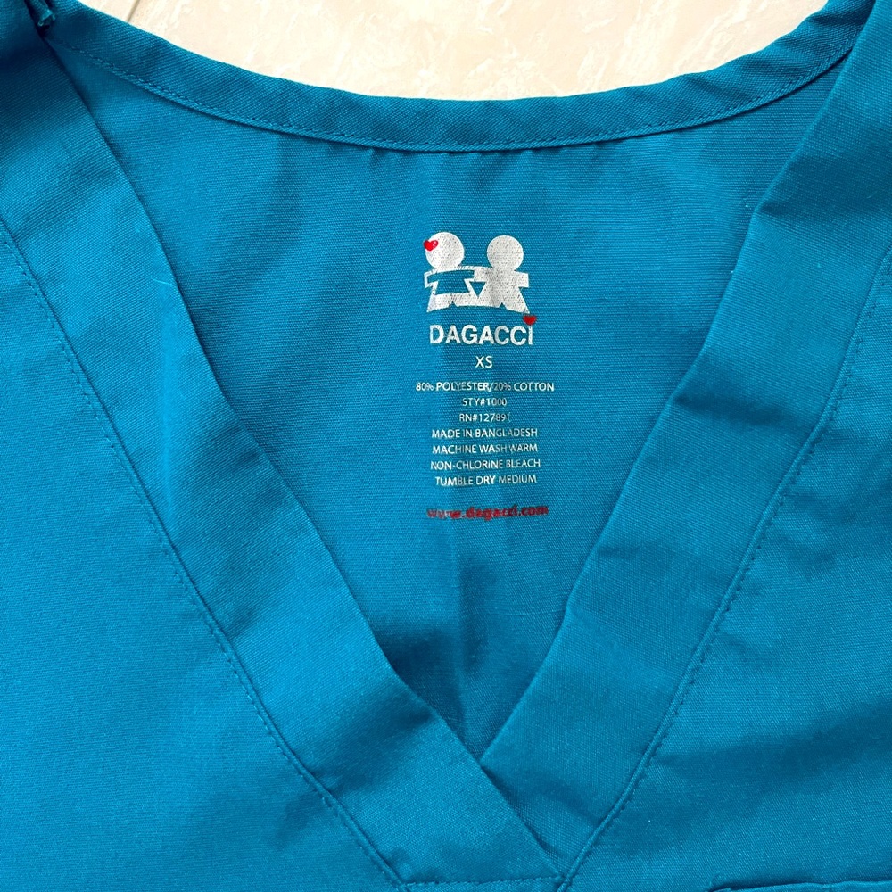 Dagacci Scrub top